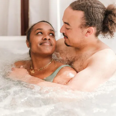 Roulotte Nature Et Son Jacuzzi Champfrémont